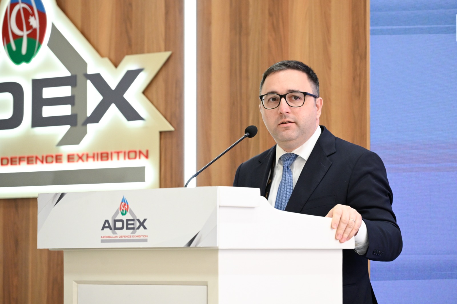Hidayət Əzimov “ADEX 2026” çərçivəsində brifinq keçirib
