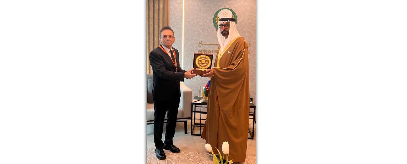 Mədət Quliyev “İDEX-2023” Beynəlxalq Müdafiə Sərgi və Konfransı çərçivəsində Mohammed Ahmed Al Bovardi ilə görüşüb