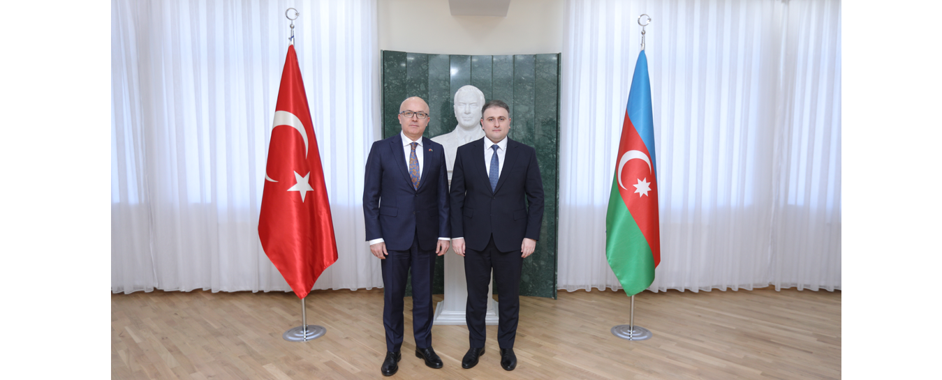 Vüqar Mustafayev Türkiyənin milli müdafiə nazirinin müavini Celal Sami Tüfekçi ilə görüşüb