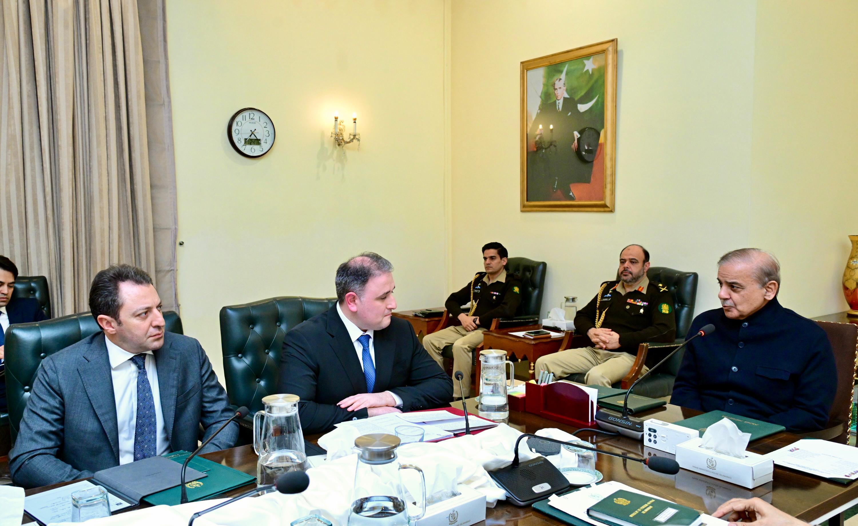 Pakistanın Baş naziri Məhəmməd Şahbaz Şərif Azərbaycan Respublikasının müdafiə sənayesi naziri Vüqar Mustafayevin başçılıq etdiyi nümayəndə heyəti ilə görüşüb
