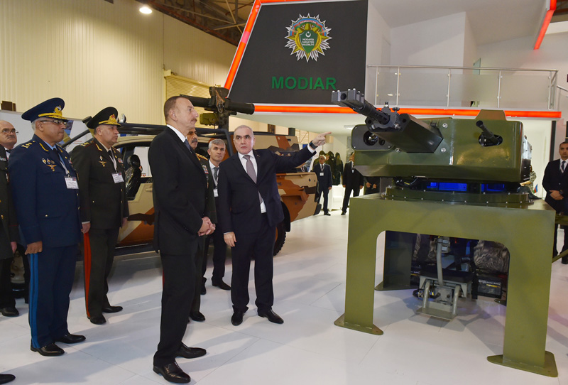 "ADEX-2016" sərgisini ziyarət edən Azərbaycan Respublikasının Prezidenti, Ali Baş Komandan İlham Əliyev Müdafiə Sənayesi Nazirliyinin stendlərində oldu