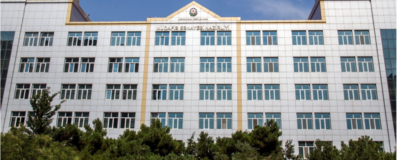 Müdafiə Sənayesi naziri Mədət Quliyev İranın ölkəmizdəki səfirini  qəbul edib