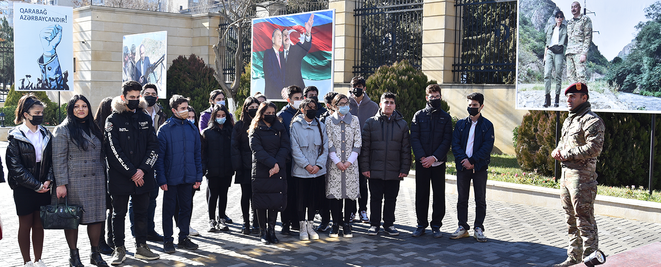 Məktəblilər Müdafiə Sənayesi Nazirliyində
